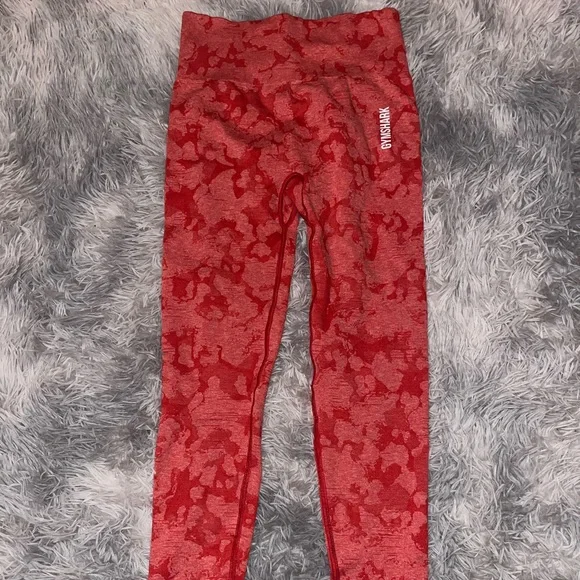 Gym Shark Red Adapt Camo Size Small - Picture 2 of 2